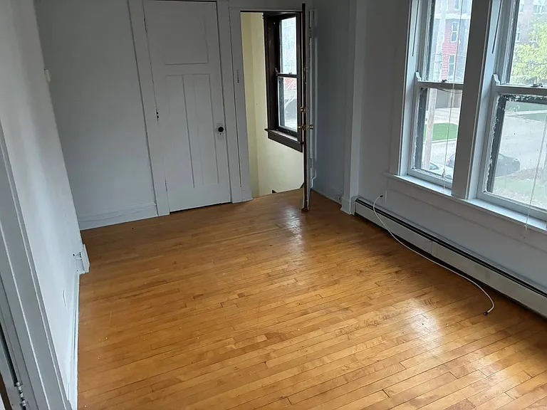 301 S Mills St #4 — Photo 6