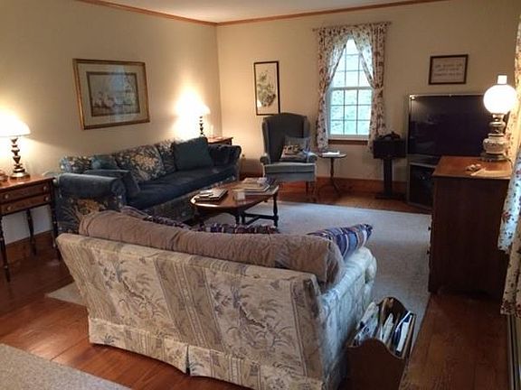 3rd image of 96 Pickens St
