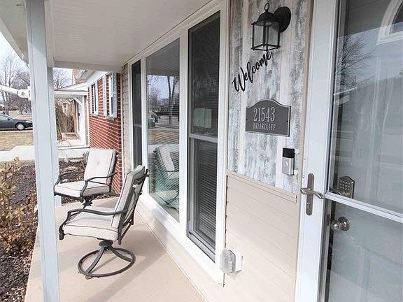 4th image of 21543 Briarcliff St