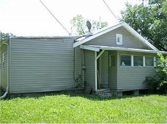 5th image of 4646 S Benton Ave