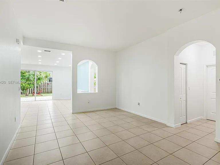 11863 SW 253rd St — Photo 9