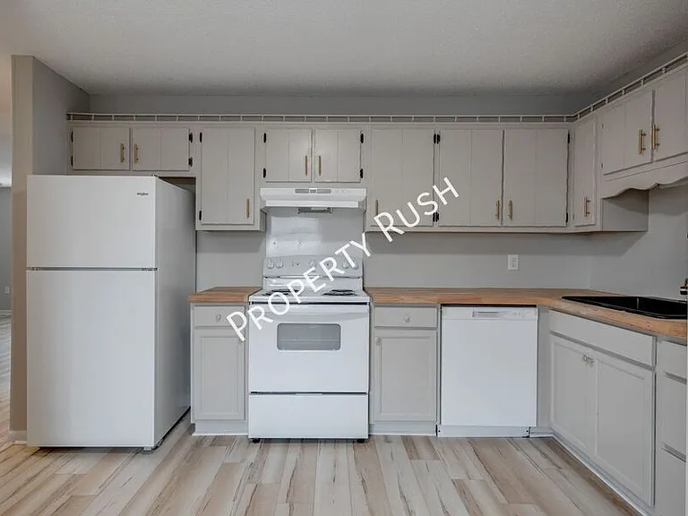 340 Alpine Dr #A — Photo 9