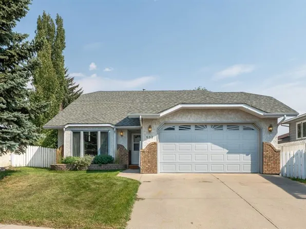 906 W 7th St SE, High River, AB T1V 1K3