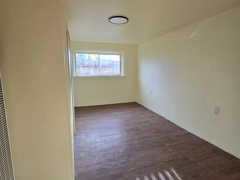 1017 Hickox St #B — Photo 6