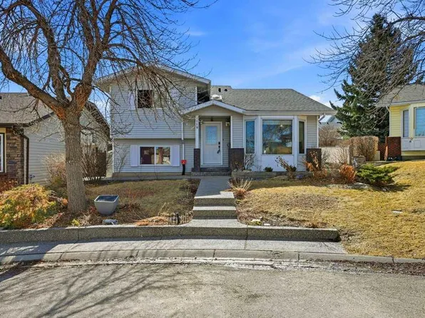 119 N Macewan Meadow Way NW, Calgary, AB T3K 3H9