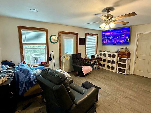 3rd image of 800 Old Mill Rd