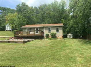 174 Devonwood Dr, Bridgeport, WV 26330