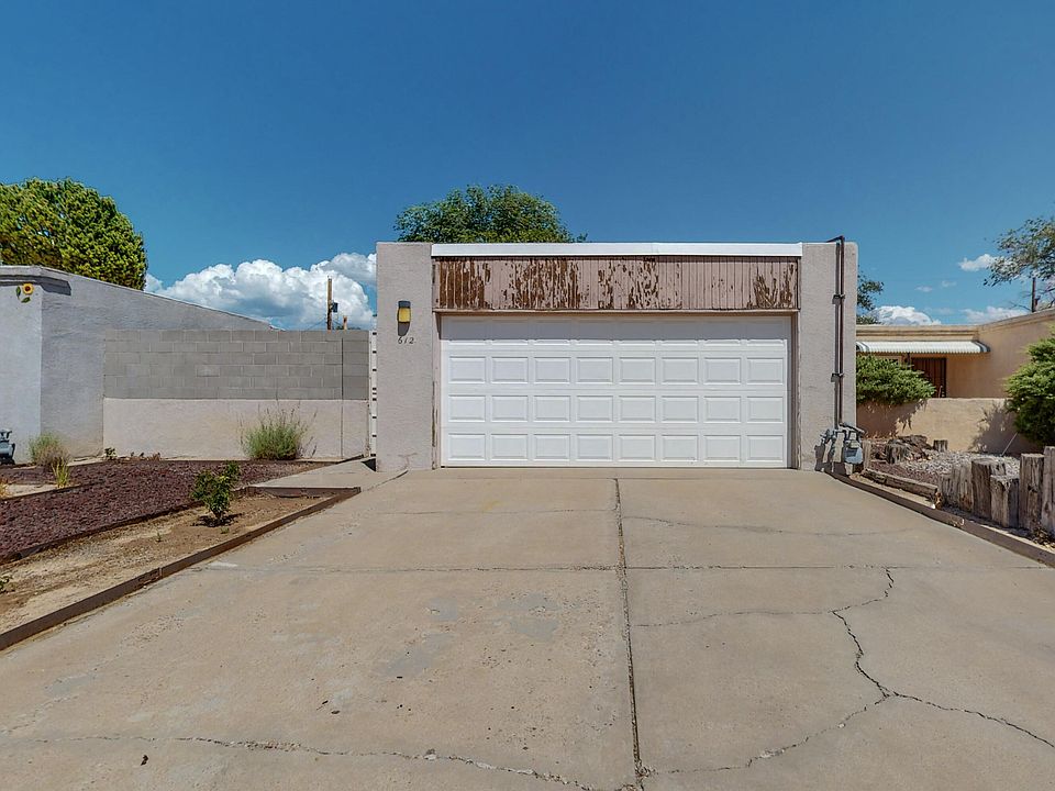 1st image of 612 Palomas Dr SE