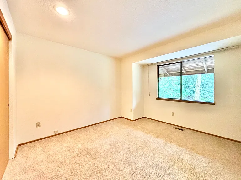 24119 SE 18th Pl — Photo 15