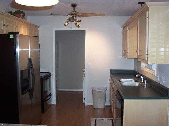 Kitchen w/ sep. Laundry Room