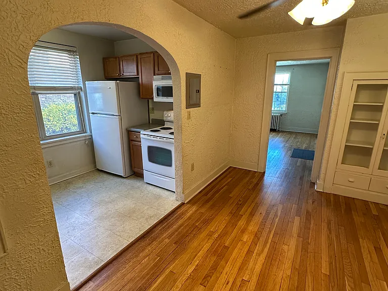 312 McCully St #1 — Photo 6