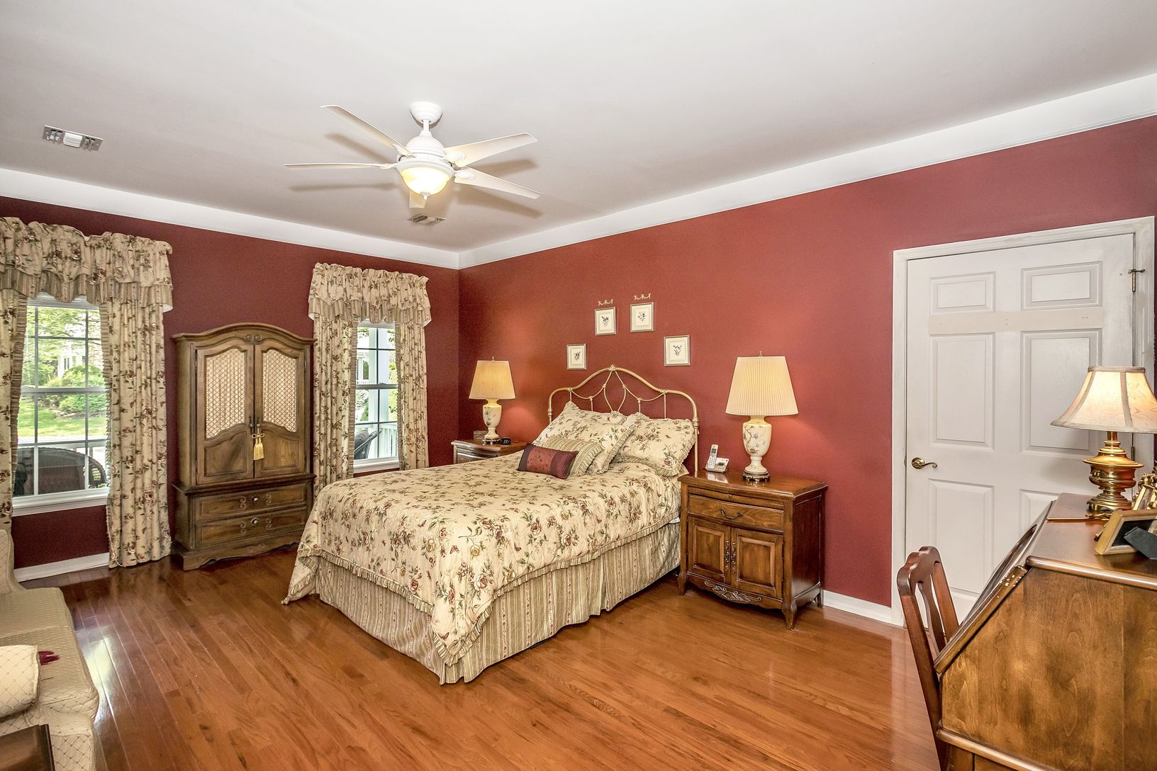  Huge, 1st Floor, Primary Bedroom En-Suite w/ADA Bathroom Door