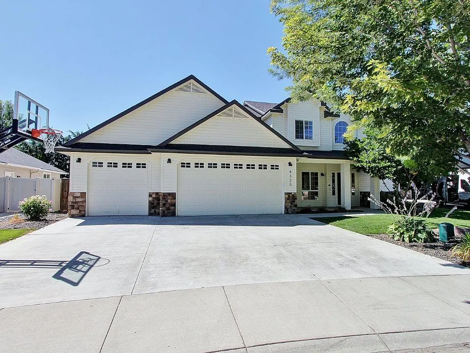 4325 N McKinley Park Ave