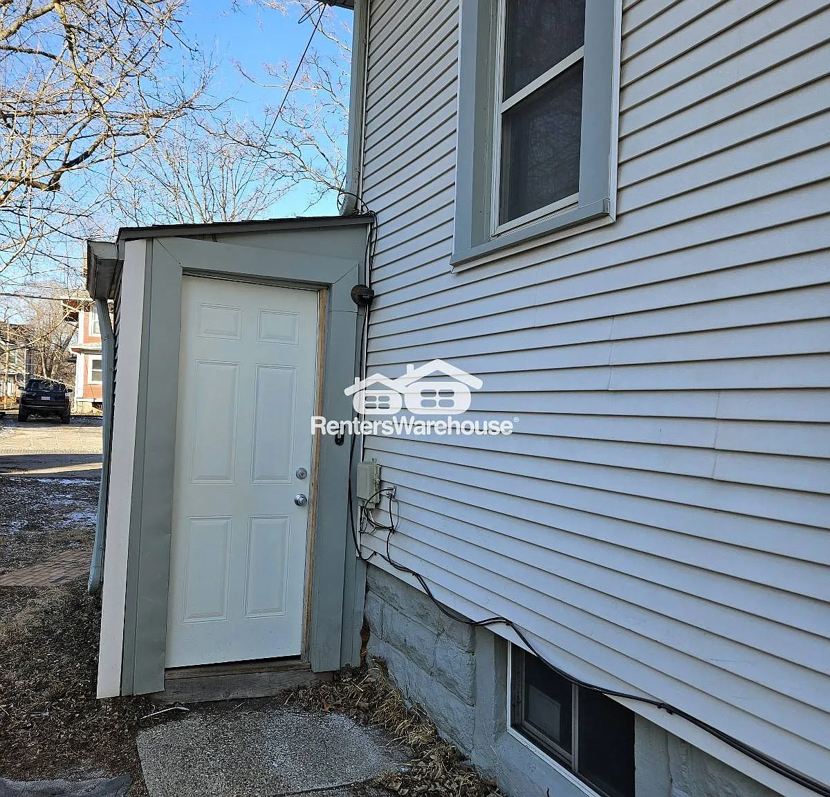 Drake Neighborhood 1 bedroom upper unit! — Photo 3