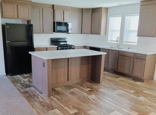 10701 Nice Ct, Fair Haven, MI 48023
