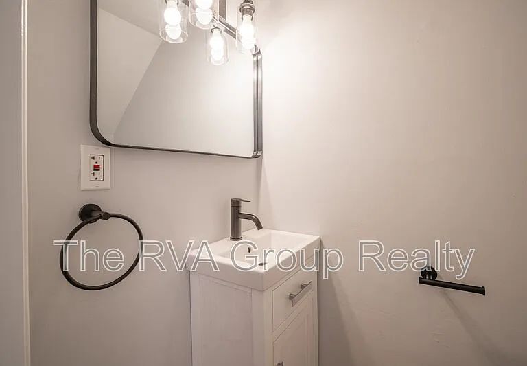 749 Pleasant St — Photo 25