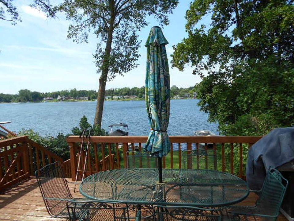 COTTAGE LAKE VIEW FROM DECK