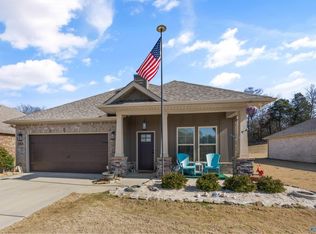 131 Kambry Grove Dr, Huntsville, AL 35811