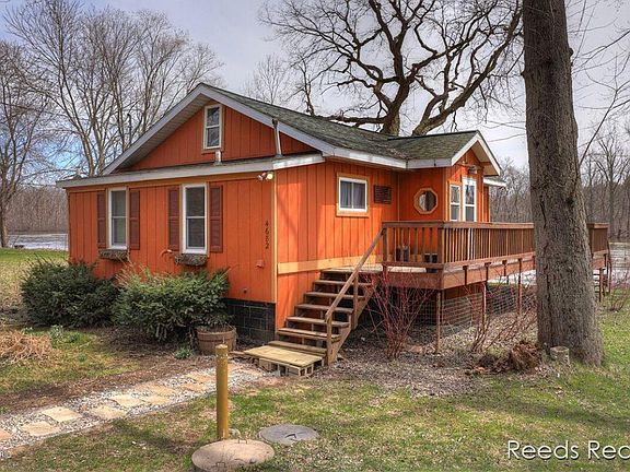2nd image of 4682 Abrigador Trl NE