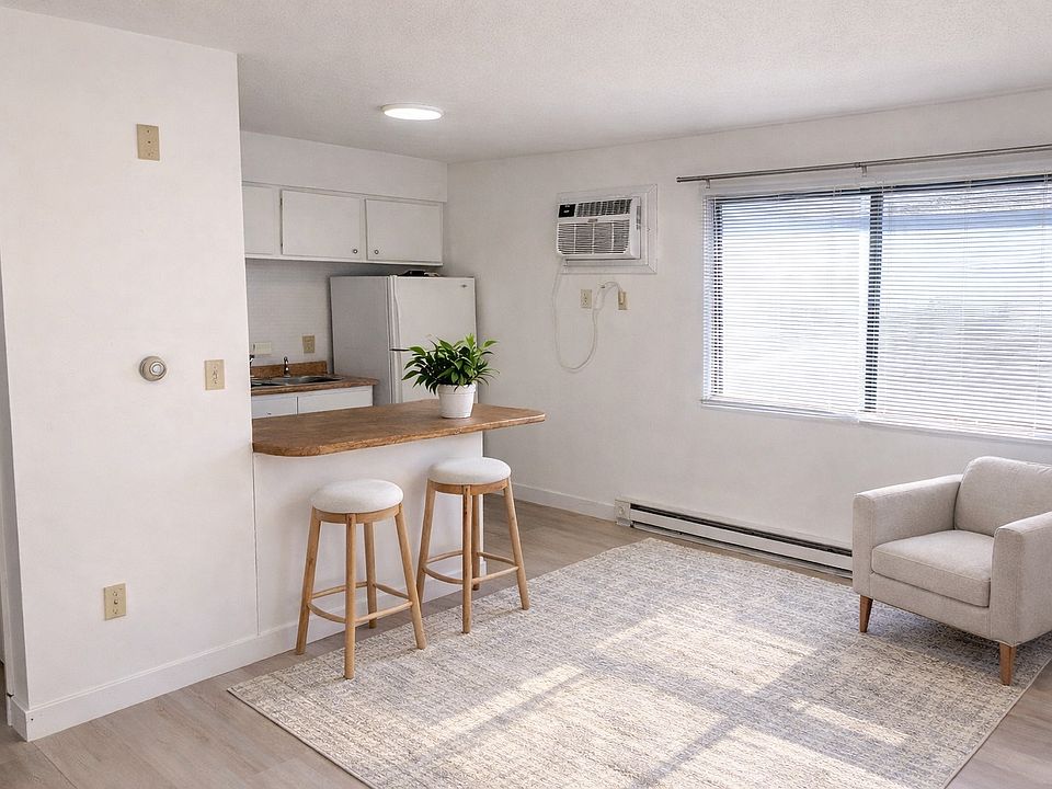 1st image of 206 NW College Ave #11550276