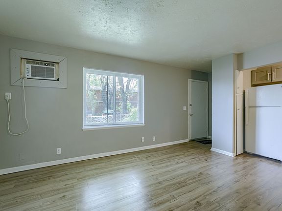 3rd image of 4505 Lafayette Ave APT 8