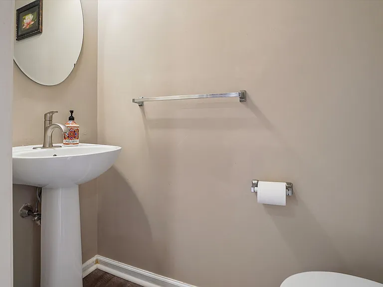 405 Joshua Ct — Photo 10