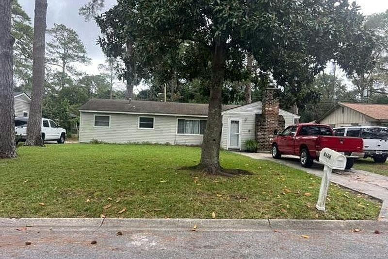 1st image of 8604 Lyn Ave