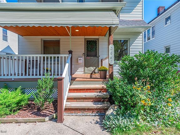 3rd image of 2067 Chesterland Ave