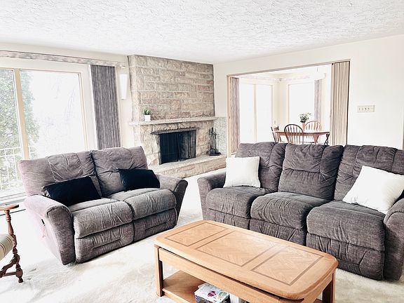 5th image of 902 Saskatchewan Cres E
