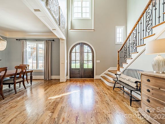 4th image of 115 Stonewall Beach Ln