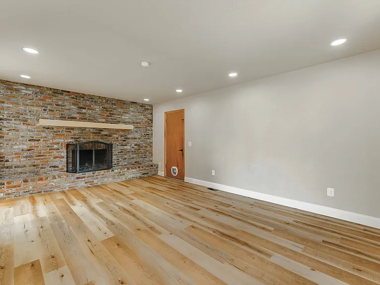 916 S 16th St — Photo 3