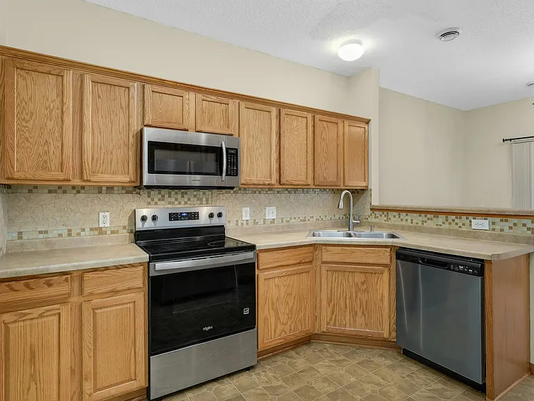 6869 Folkestone Rd — Photo 11