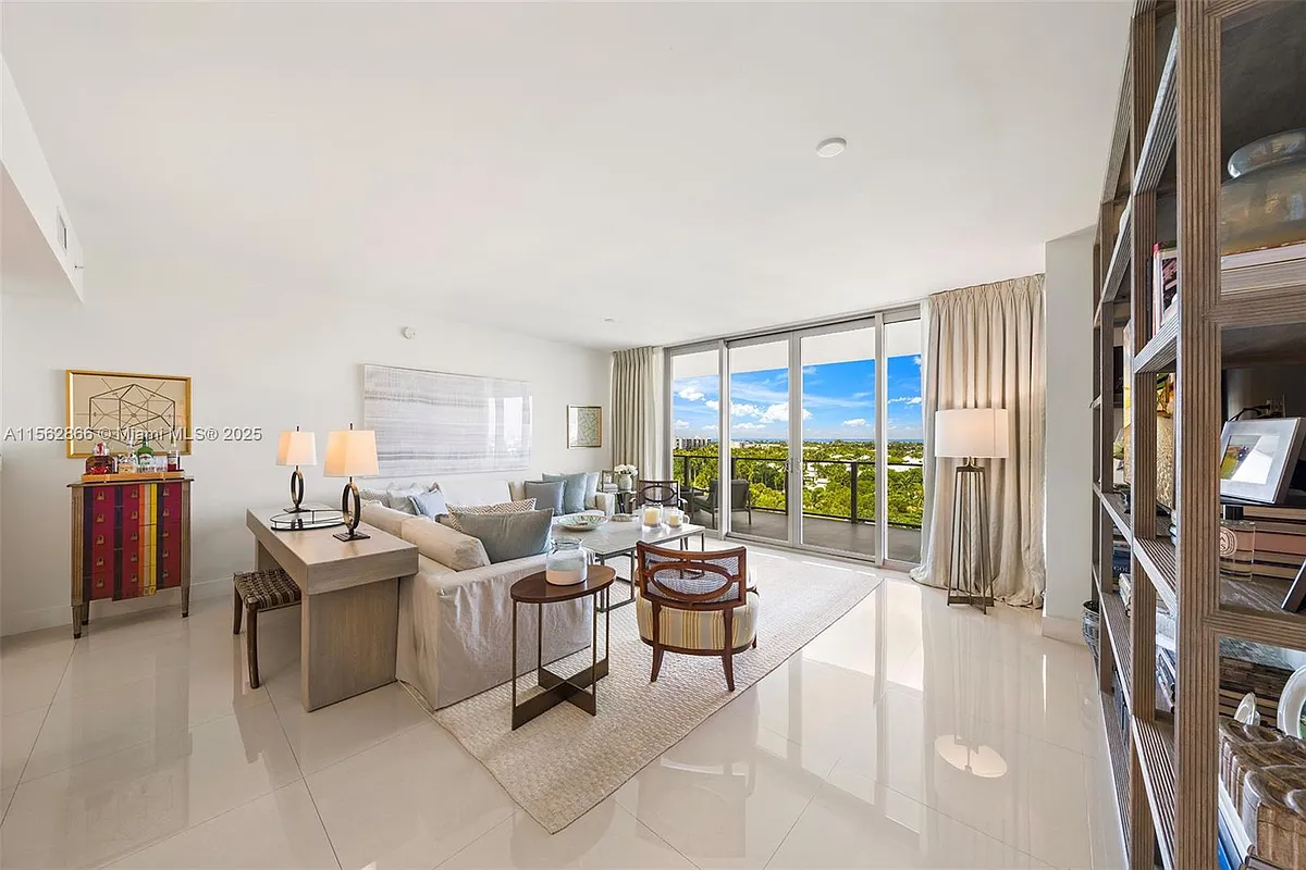 Building Photo - 360 Ocean Dr #905S