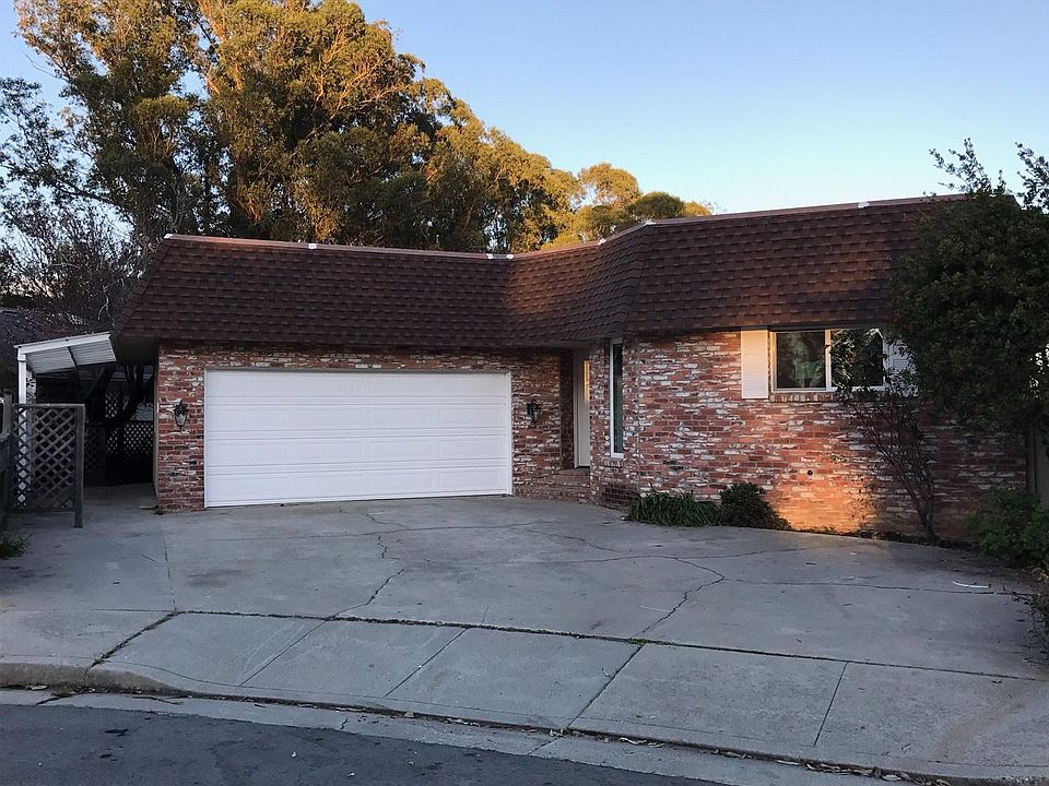1st image of 102 Western Ct