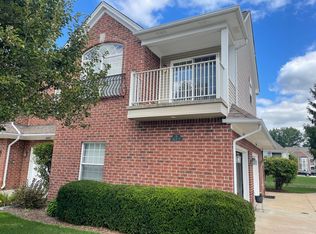 54246 E Annsbury Cir #9-10, Utica, MI 48316