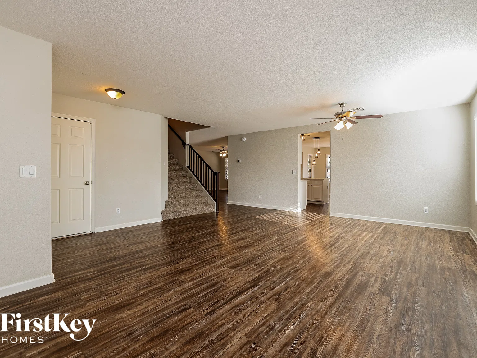 5 bed, 2.0 bath, 2838 sqft, $2,875 — Photo 2
