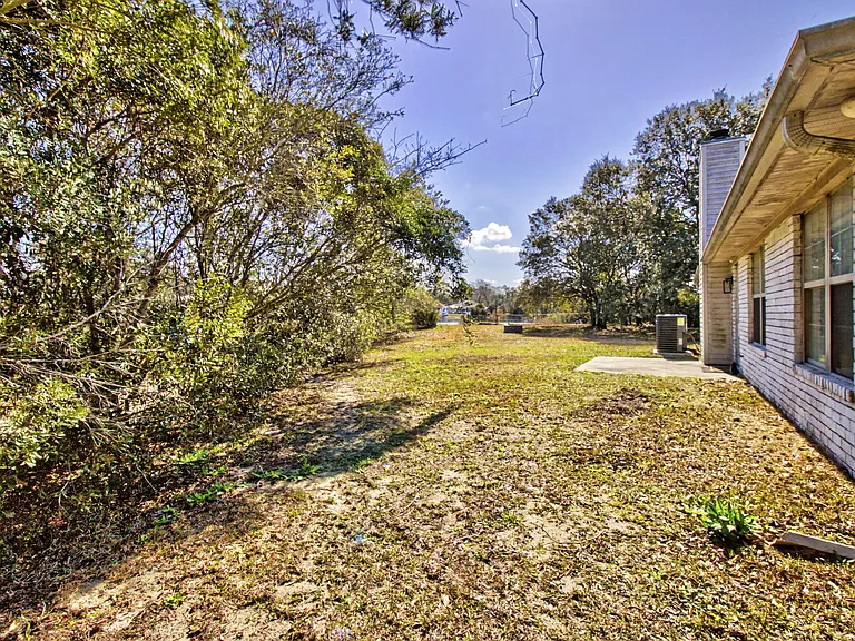 404 Clairemore Cir — Photo 28