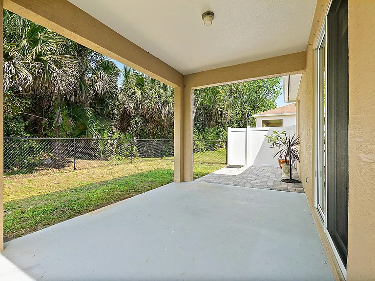 37 Pine Grove Dr — Photo 15