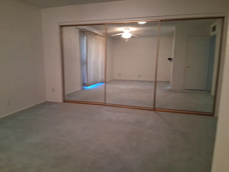 1051 E Glade Ave — Photo 12
