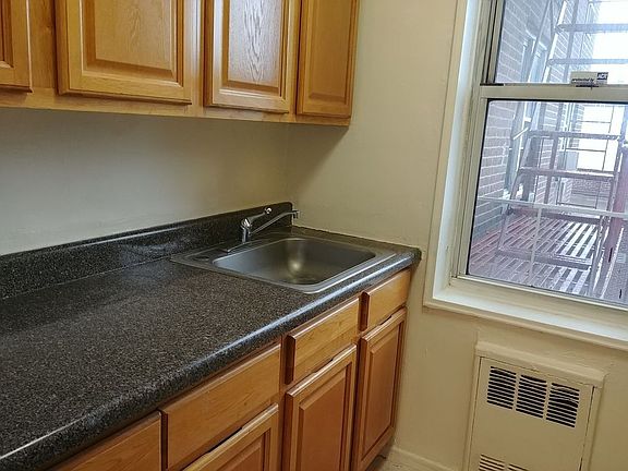 3rd image of 4014 62nd St APT 3E