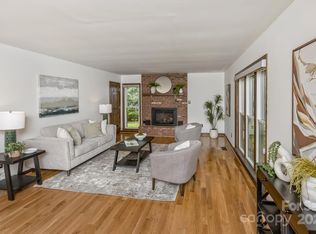 27 Glen Crest Dr, Arden, NC 28704