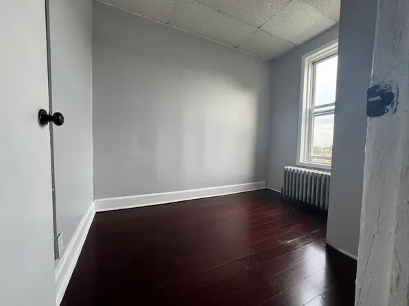 90 Lake Street image 2 of 6