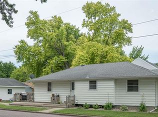 401 Pierce Ave, North Mankato, MN 56003
