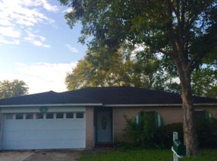 3 Mustang Ct, Angleton, TX 77515