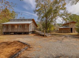 68 Holly Hill Dr, Waynesville, GA 31566