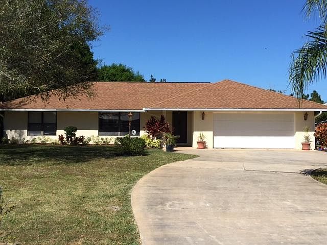 1st image of 900 Woodlands Dr