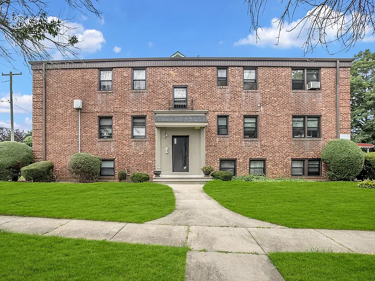 103 Lawson St #B — Photo 13