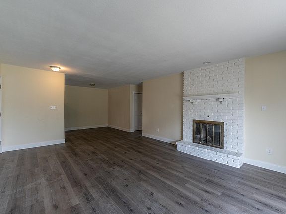 3rd image of 315 E Redwood St #315