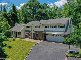 86 Old Stone Church Rd, Upper Saddle River, NJ 07458