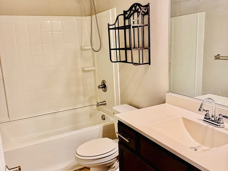 1303 Tides Edge Ct — Photo 11